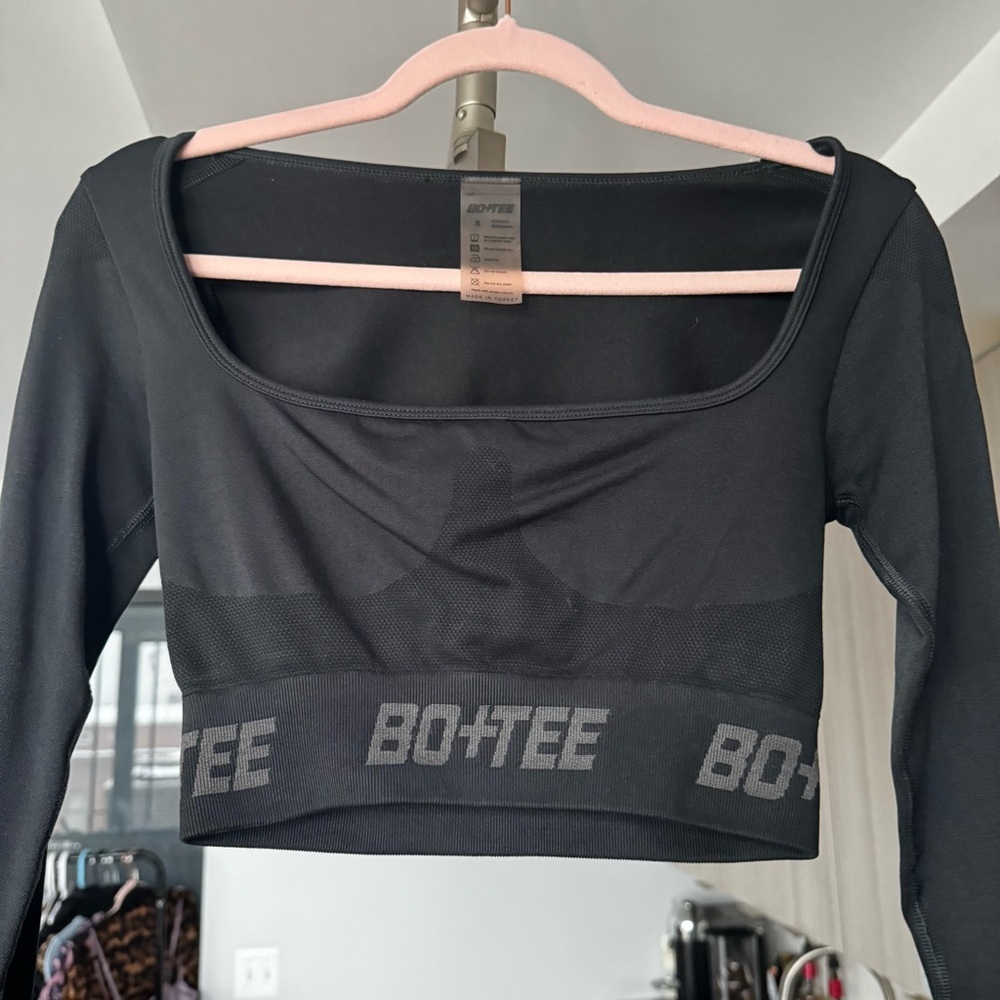 Bo+Tee Black Seamless Long Sleeve Square Neck Crop Top - Small - Picture 2 of 9